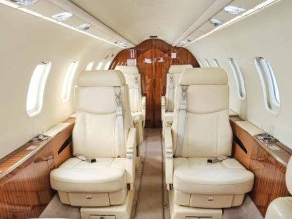 Learjet interior1 1